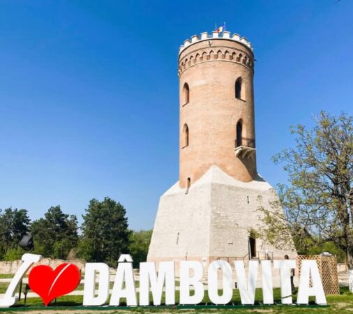 În perioada 18 – 21 aprilie 2025, cu ocazia Sărbătorilor Pascale, Complexul Național Muzeal „Curtea Domnească” Târgoviște le face o invitație specială dâmbovițenilor și turiștilor să descopere comorile istorice și culturale ale județului