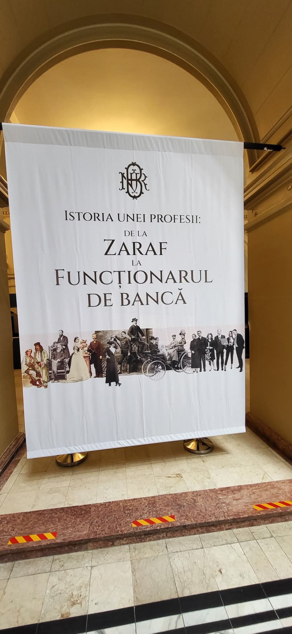 Cu ocazia împlinirii a 145 de ani de la înființarea Băncii Naționale a României, Muzeul de Istorie din Târgoviște are plăcerea să participe la expoziția „Istoria unei profesii: de la zaraf la funcționarul de bancă”, organizată la sediul Muzeului Băncii Naționale.