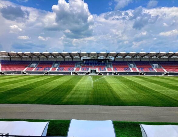 Pista de Atletism a Stadionului „Eugen Popescu” din Târgoviște s-a redeschis pentru antrenamente și recreere Începând cu 1 aprilie 2025, târgoviștenii pasionați de sport pot să își continue antrenamentele pe pista de atletism modernizată a Stadionului Municipal „Eugen Popescu”