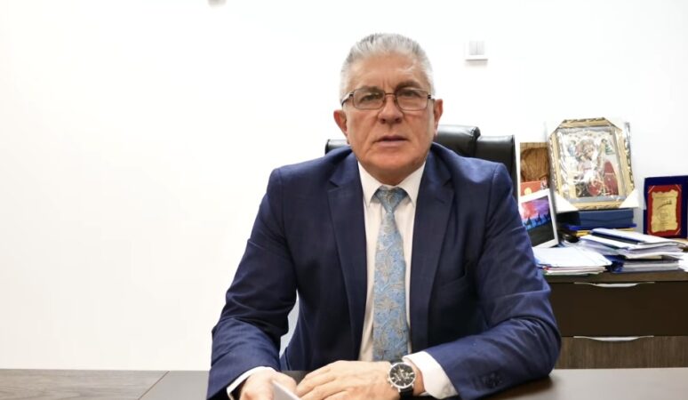 Primăria Găești sprijină categoriile vulnerabile: Pachete cu alimente de Paște pentru găeșteni Cu ocazia Sărbătorilor Pascale, Primăria Găești va oferi, și în acest an, pachete cu alimente destinate categoriilor sociale vulnerabile din oraș