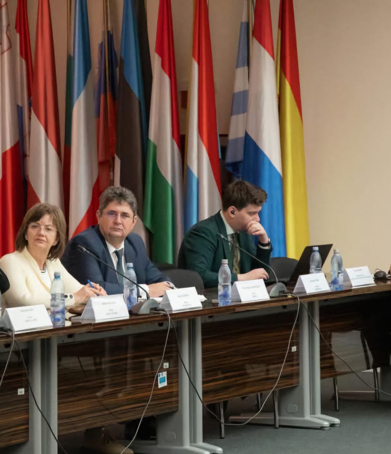 Primarul Marius Caravețeanu a participat la întâlnirea de lucru cu Ministerul Investițiilor și Proiectelor Europene Primarul orașului Răcari, Marius Caravețeanu, a luat parte la o întâlnire importantă la Ministerul Investițiilor și Proiectelor Europene, alături de colegii săi primari din Asociația Orașelor din România. Discuțiile au fost purtate sub conducerea ministrului Marcel Boloș, și au abordat subiecte esențiale pentru dezvoltarea comunităților locale prin fonduri europene.