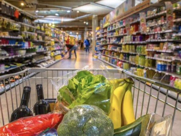 Românii se pot bucura de cumpărături pe 1 Mai: Magazinele rămân deschise