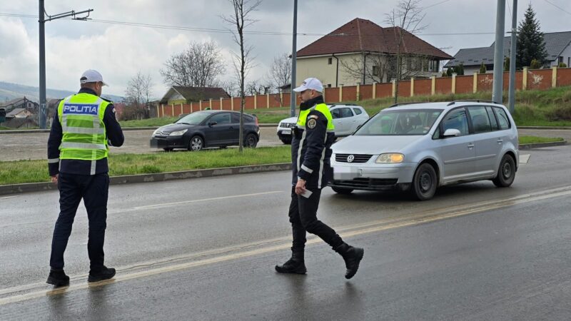 În ultimele 24 de ore, polițiștii rutieri din județul Dâmbovița au desfășurat o acțiune intensă de control în cadrul operațiunii europene „ROADPOL - Speed Marathon”, sub coordonarea Direcției Rutiere. Scopul principal al acestei acțiuni a fost combaterea accidentelor rutiere cauzate de viteza excesivă și asigurarea respectării limitelor legale de viteză pe drumurile publice.