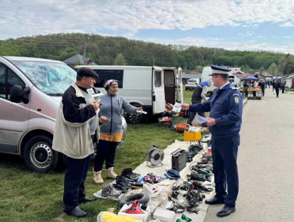 Siguranța comunității: Dialog deschis între jandarmi, polițiști, inspectori DGA și dâmbovițeni Ieri, 23 aprilie 2025, structurile teritoriale ale Ministerului Afacerilor Interne (M.A.I.) din județul Dâmbovița au organizat o acțiune importantă de informare și prevenire în rândul cetățenilor