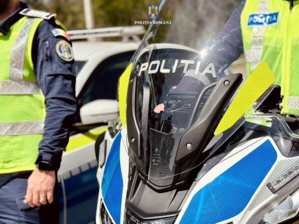  Polițiștii rutieri din cadrul Inspectoratului de Poliție Județean Dâmbovița desfășoară, în perioada 22-27 aprilie, o amplă acțiune de prevenire și combatere a abaterilor comise de pietoni, dar și de conștientizare a riscurilor asociate traversării neregulamentare.
