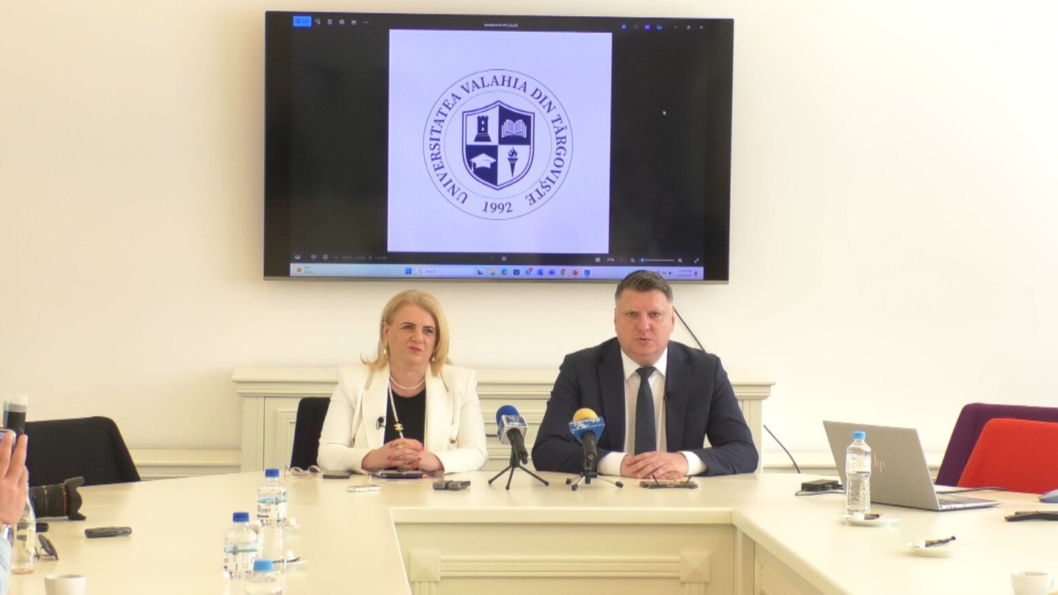 Universitatea „Valahia” din Târgoviște continuă să își consolideze poziția de lider în educația superioară din România, adoptând standarde internaționale