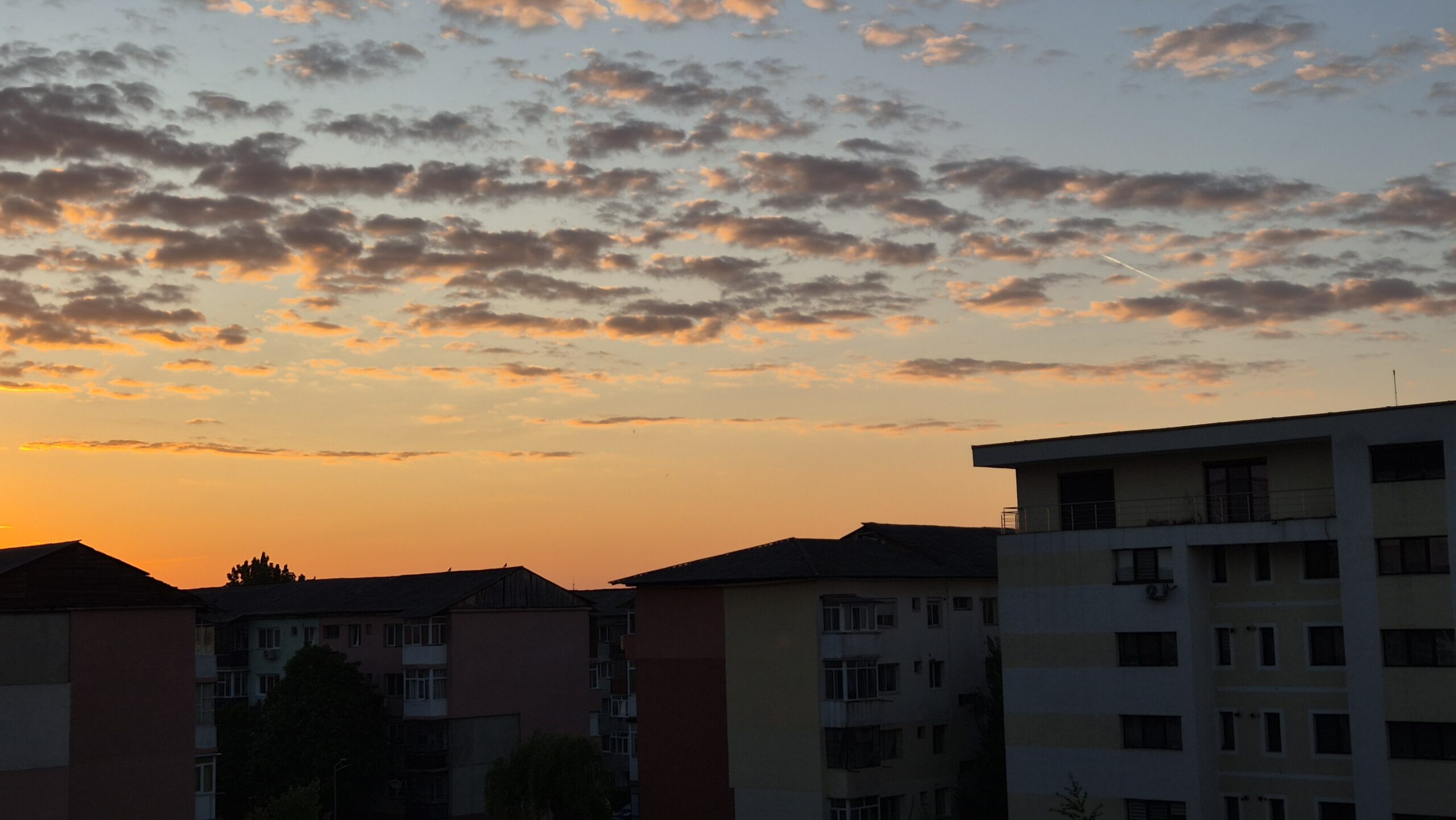 Până vineri, vremea se va menține frumoasă și primăvăratică în majoritatea regiunilor din țară, cu temperaturi ce vor varia între 7 și 25°C, perfect pentru activități în aer liber.