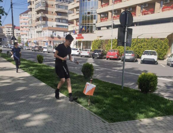 Târgoviște, capitala orientării sportivă! În perioada 23-25 aprilie 2025, Târgoviște a fost locul de întâlnire al celor mai buni sportivi din România în cadrul a două competiții naționale de orientare sportivă – Campionatul Național Școlar și Cupa Bucegi. Iar Palatul Copiilor Târgoviște a dat dovadă de o pregătire de excepție, câștigând respectul tuturor!