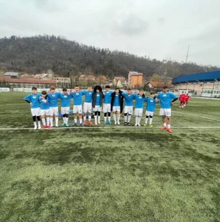Competiție strânsă în Campionatul juniorilor U15 În cadrul ultimei etape din Campionatul Juniorilor U15, echipele gazdă au strălucit pe teren, iar competiția continuă să devină din ce în ce mai interesantă