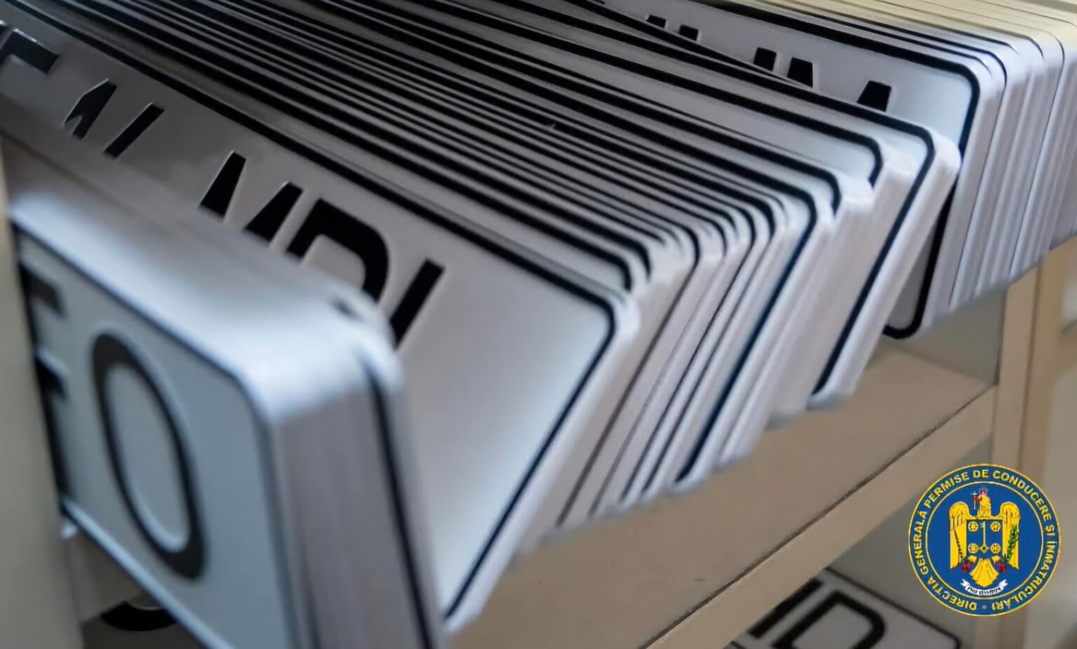 Noi tarife pentru plăcuțele de înmatriculare, în vigoare din 7 aprilie 2025 Începând cu 7 aprilie 2025, noile tarife pentru producerea și valorificarea plăcuțelor de înmatriculare au intrat în vigoare