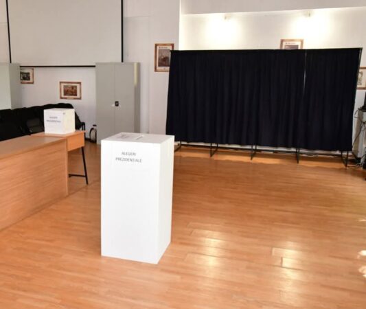 AEP a publicat numărul oficial al alegătorilor pentru alegerile prezidențiale din 18 mai 2025 Autoritatea Electorală Permanentă (AEP) a anunțat situația actualizată a numărului de alegători cu drept de vot pentru alegerea Președintelui României, programată pentru data de 18 mai 2025.