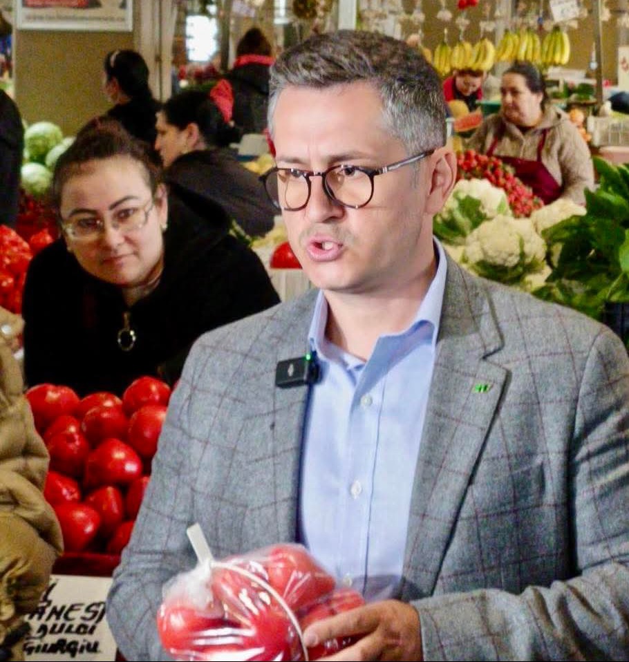 Autoritatea Fitosanitară verifică roșiile românești în piețe