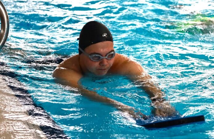 Bazinul Olimpic din Târgoviște, infrastructura modernă pentru viitorii sportivi și antrenori Studenții Facultății de Educație Fizică și Sport din cadrul Universității Valahia din Târgoviște și-au reluat activitatea practică la Bazinul Olimpic din Complexul Turistic de Natație Târgoviște, una dintre cele mai moderne facilități de profil din regiune.