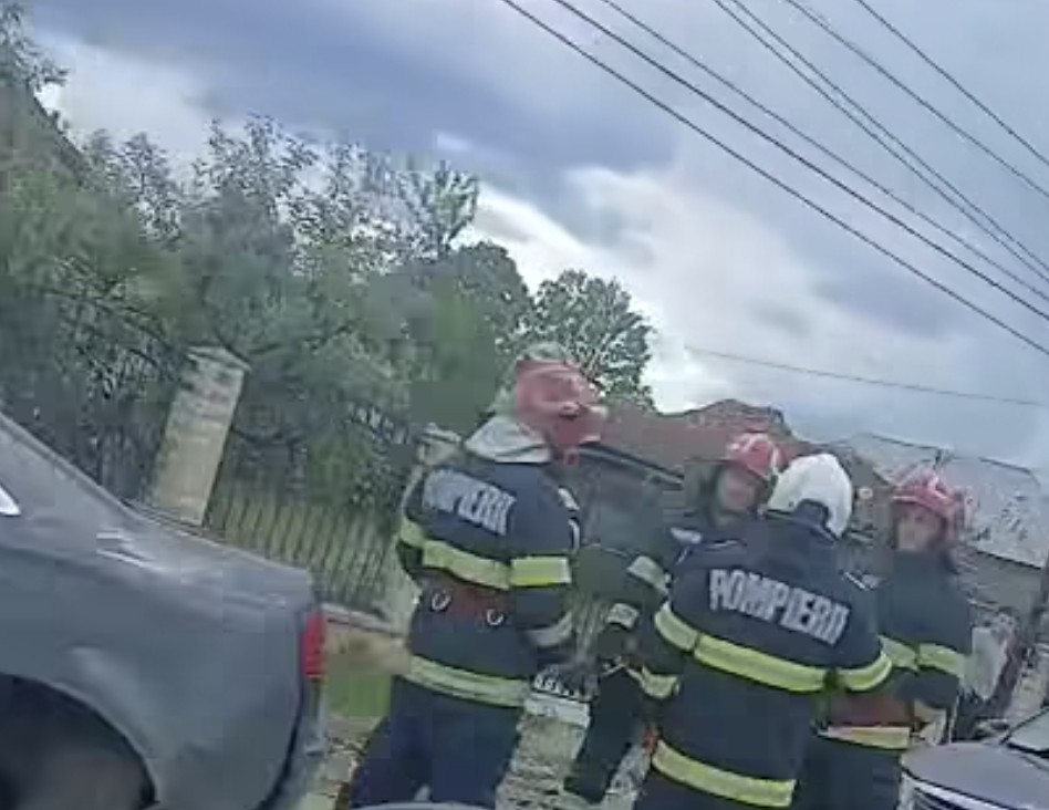 Carambol pe DN 72A, în Priseaca: Trei persoane au ajuns la spital în urma unui accident rutier