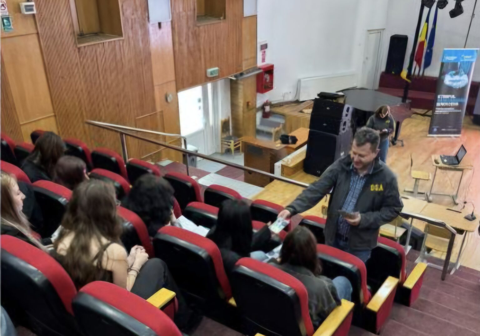 DGA Dâmbovița în școli: Educație pentru integritate și responsabilitate civică DGA Dâmbovița în școli: Educație pentru integritate și responsabilitate civică