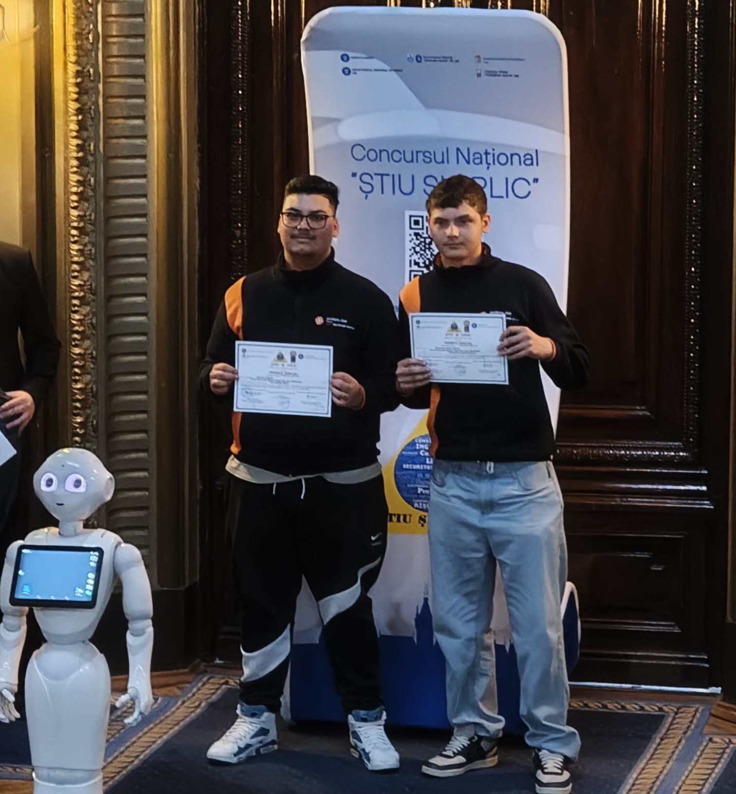 Elevii dâmbovițeni, premiați la concursul național „Tinerii și Securitatea și Sănătatea în Muncă – Aplic”