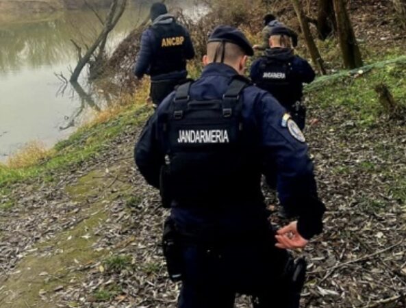Jandarmeria Dâmbovița intensifică controalele pentru prevenirea pescuitului ilegal în perioada de prohibiție Jandarmeria Dâmbovița intensifică controalele pentru prevenirea pescuitului ilegal în perioada de prohibiție
