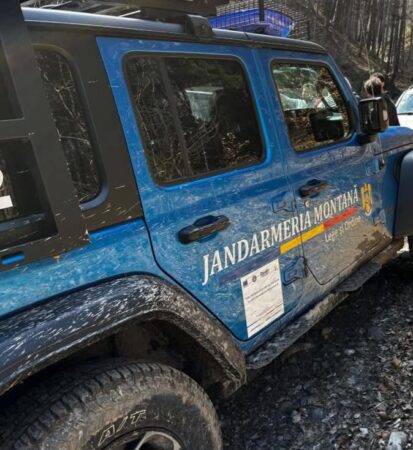 Jandarmii, alături de turiști pentru un sezon în siguranță pe traseele din Masivul Bucegi Jandarmii, alături de turiști pentru un sezon în siguranță pe traseele din Masivul Bucegi