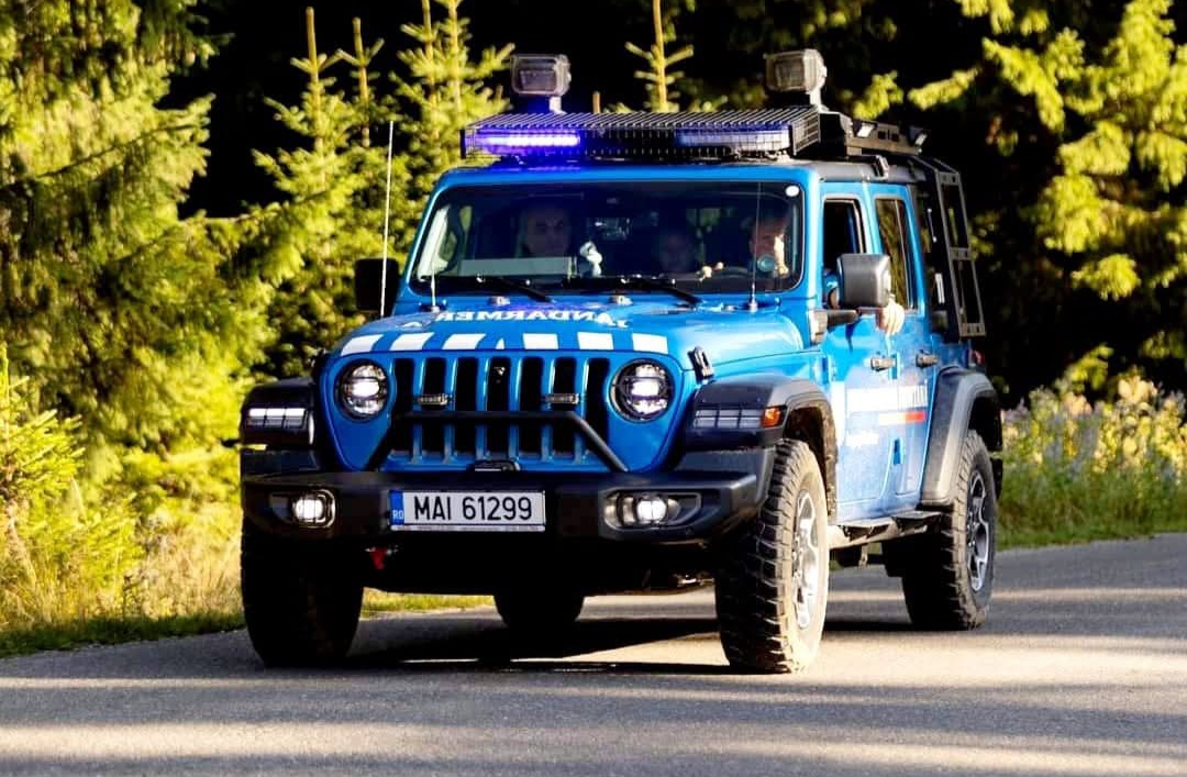 Jandarmii montani, în misiune de prevenire în zona montană pe fondul vremii instabile