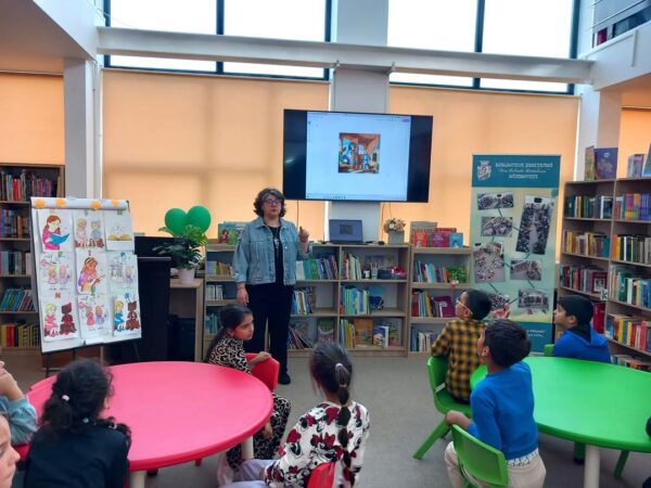 Magia copilăriei: Vizită specială în Căsuța Poveștilor de la Biblioteca Județeană Dâmbovița Magia copilăriei: Vizită specială în Căsuța Poveștilor de la Biblioteca Județeană Dâmbovița