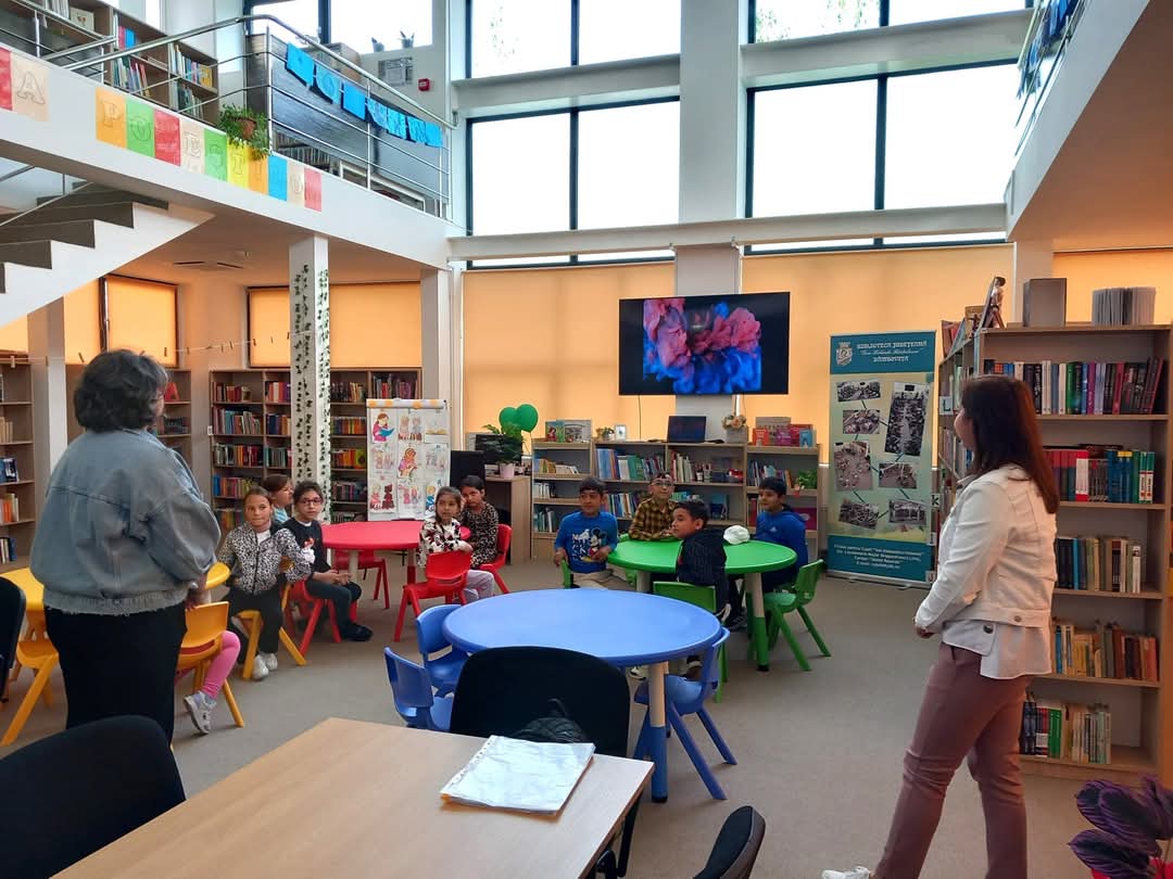 Magia copilăriei: Vizită specială în Căsuța Poveștilor de la Biblioteca Județeană Dâmbovița