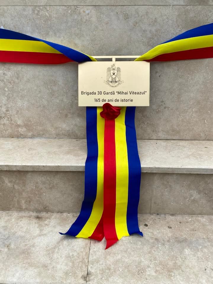 Mihai Viteazul, simbol al Unirii, comemorat la Târgoviște de Brigada 30 Gardă „Mihai Viteazul”