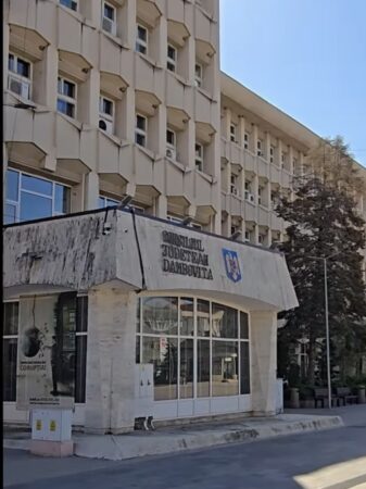 Palatul Administrativ din Târgoviște intră în reabilitare completă Palatul Administrativ din Târgoviște intră în reabilitare completă