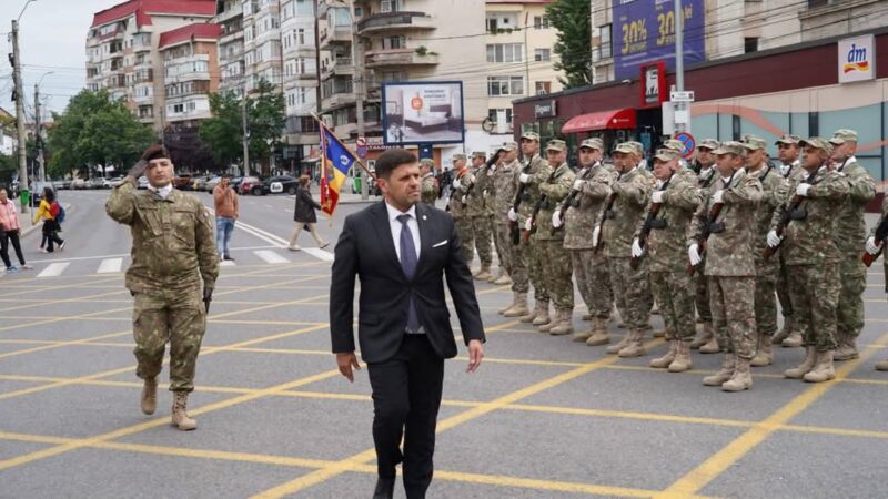 Prefectul județului Dâmbovița, Marian Tănase: Sacrificiul eroilor e un legământ sfânt pentru generațiile viitoare Prefectul județului Dâmbovița, Marian Tănase: Sacrificiul eroilor e un legământ sfânt pentru generațiile viitoare