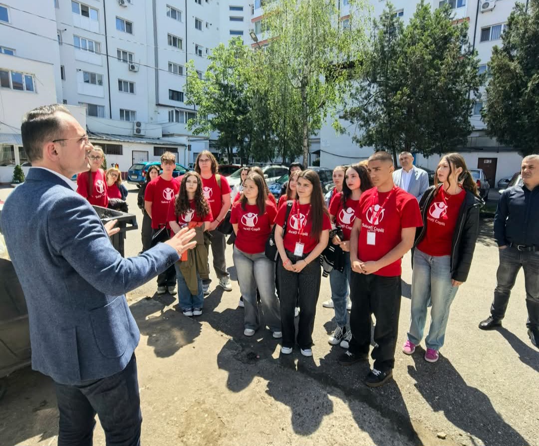 Primarul Daniel Cristian Stan, alături de liceenii târgovișteni: Tinerii au idei valoroase pentru viitorul orașului