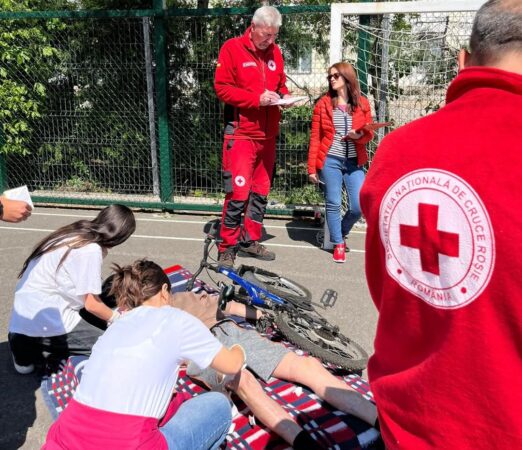 „Sanitarii Pricepuți”, competiția care formează eroi în școlile din Dâmbovița "Sanitarii Pricepuți", competiția care formează eroi în școlile din Dâmbovița