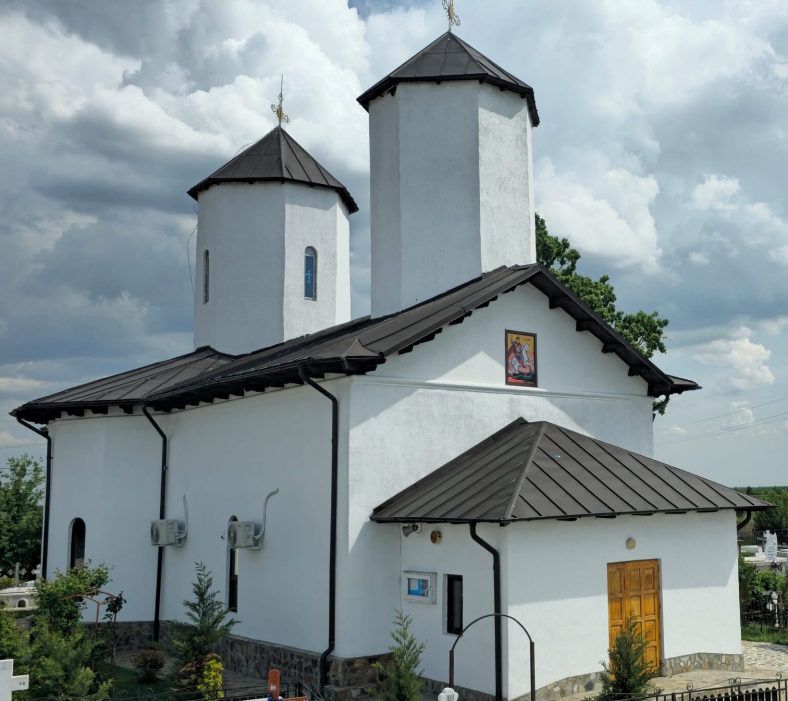 Sfințirea Bisericii din Ionești, un nou început pentru comunitatea parohială Sfințirea Bisericii din Ionești, un nou început pentru comunitatea parohială