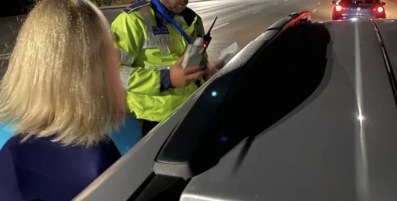 Șoferiță beată criță, prinsă pe străzile din Târgoviște Șoferiță beată criță, prinsă pe străzile din Târgoviște