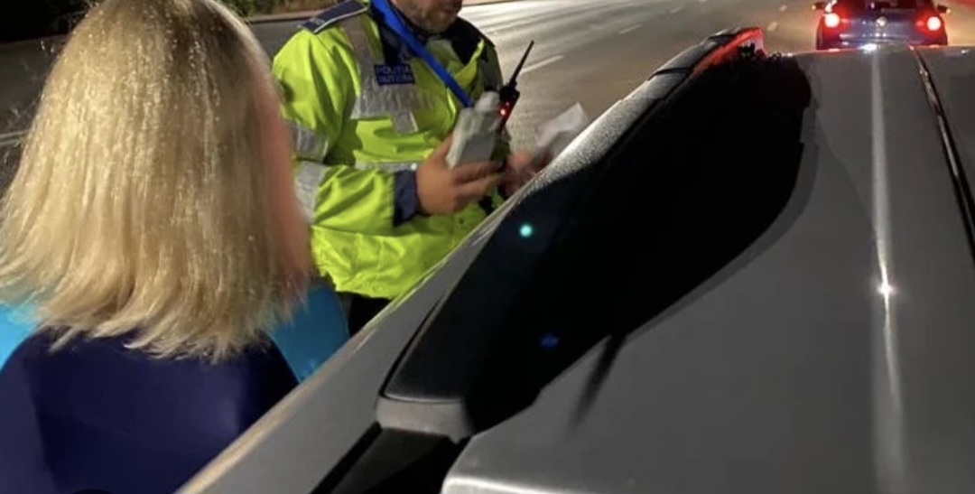 Șoferiță beată criță, prinsă pe străzile din Târgoviște