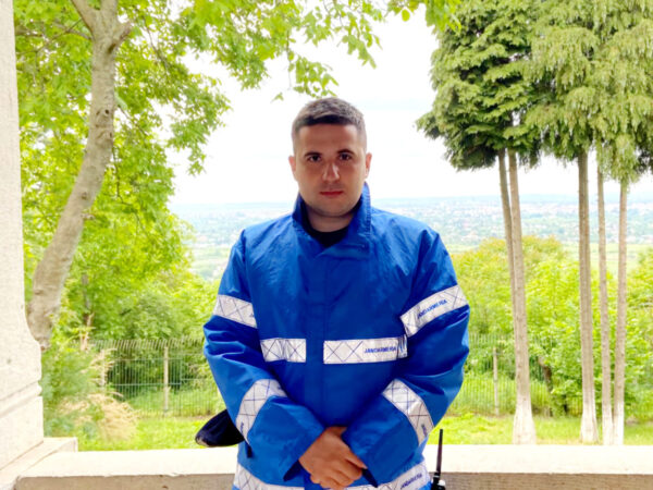 A fost îngerul păzitor al unui copil care a fugit de acasă: Un jandarm din Târgoviște a readus zâmbetul unei mame disperate A fost îngerul păzitor al unui copil care a fugit de acasă: Un jandarm din Târgoviște a readus zâmbetul unei mame disperate