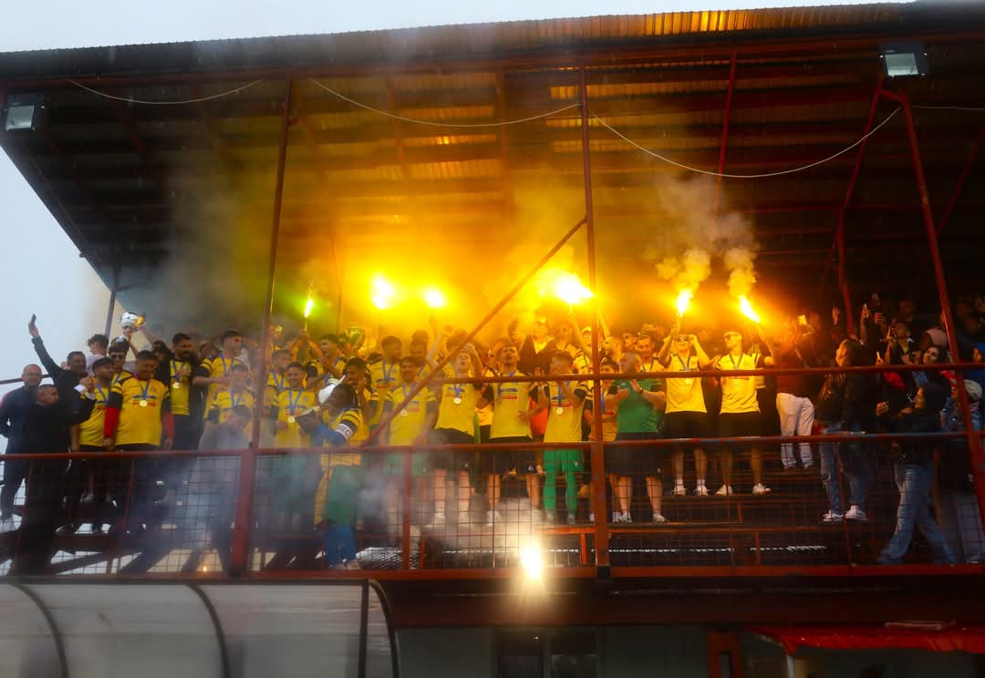 Voința Crevedia scrie istorie în fotbalul dâmbovițean: Dublă campioană la seniori și juniori U19