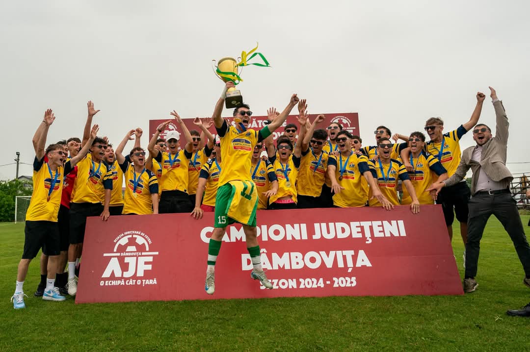 Voința Crevedia scrie istorie în fotbalul dâmbovițean: Dublă campioană la seniori și juniori U19