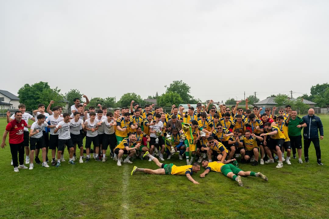 Voința Crevedia scrie istorie în fotbalul dâmbovițean: Dublă campioană la seniori și juniori U19