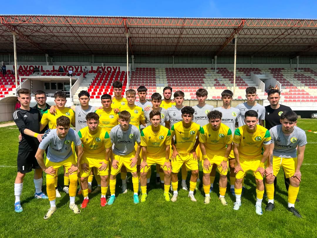 Voința Crevedia U19, liderul Ligii 4, a avut parte de o experiență internațională deosebită, disputând un meci amical de gală în Belgrad, contra legendarului club Steaua Roșie Belgrad. Deși echipa gazdă, Crvena Zvezda Youth, s-a impus cu scorul de 3-1, echipa din Crevedia a demonstrat un joc de calitate și o mare determinare.