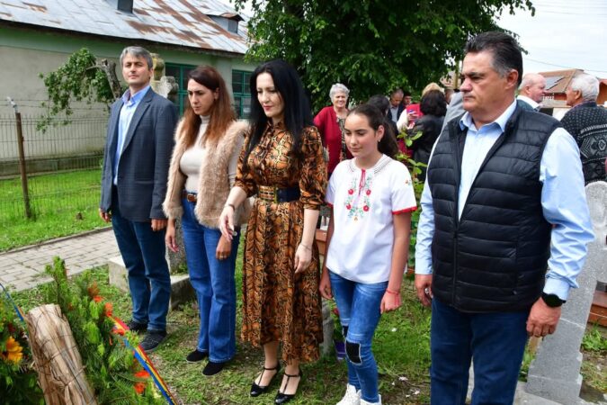 Ziua Eroilor, marcată cu recunoștință la Monumentul Eroilor din Ghimpați