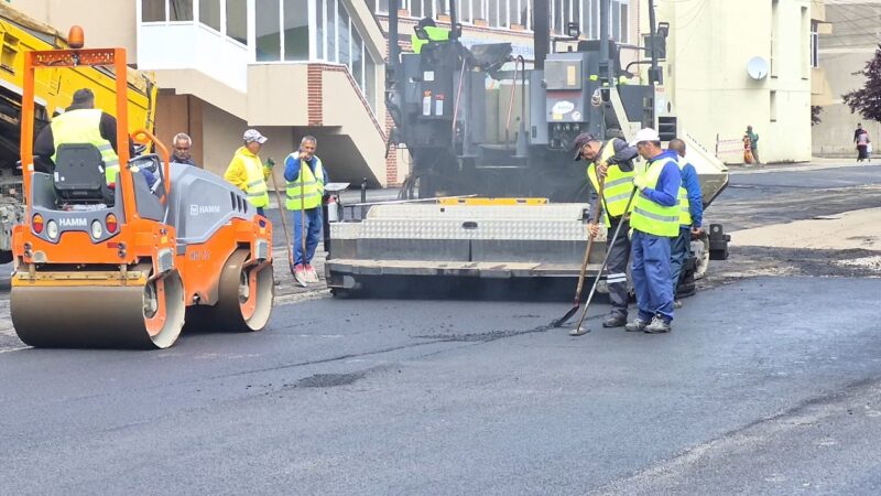 Strada Udriște Năsturel din Târgoviște se transformă: Parcări, trotuare și iluminat modern
