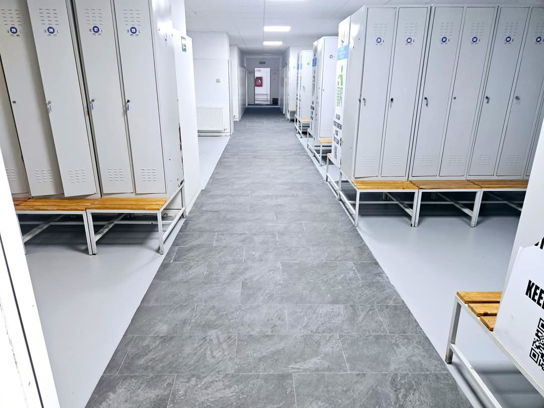 Primăria Târgoviște: A fost redeschis bazinul olimpic de la Complexul de Natație după lucrări ample de igienizare și întreținere