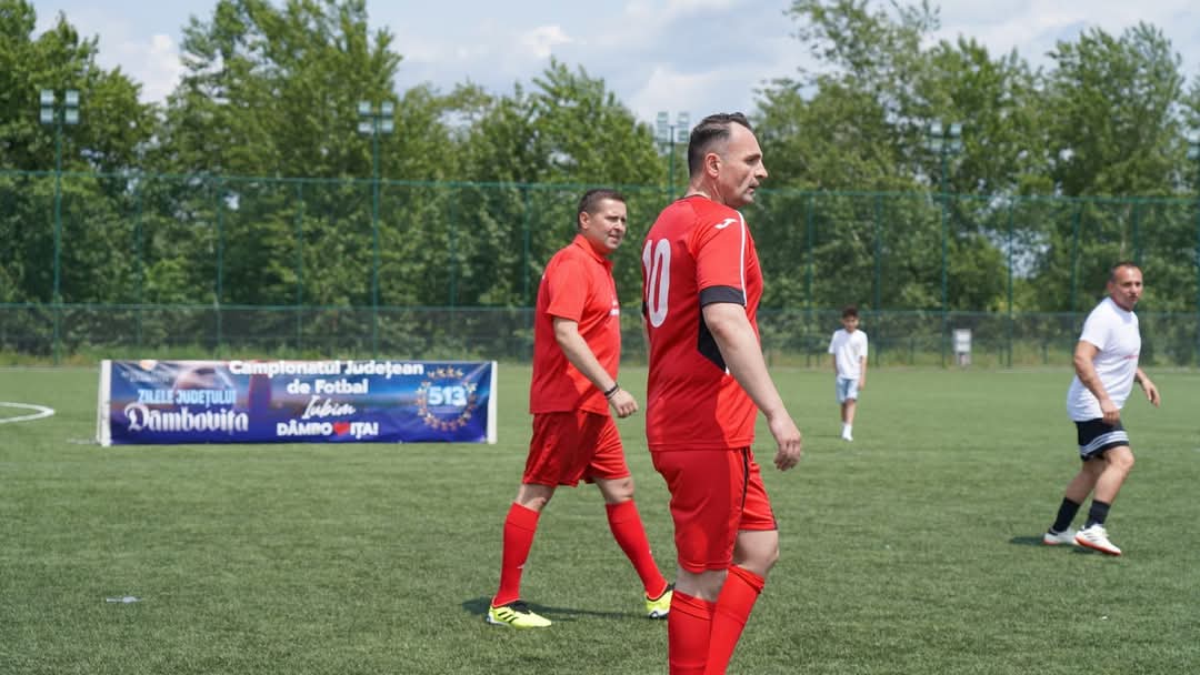 Administrația, în echipă și pe teren: Consiliul Județean Dâmbovița și echipa primarilor din județ s-au întâlnit într-un meci demonstrativ