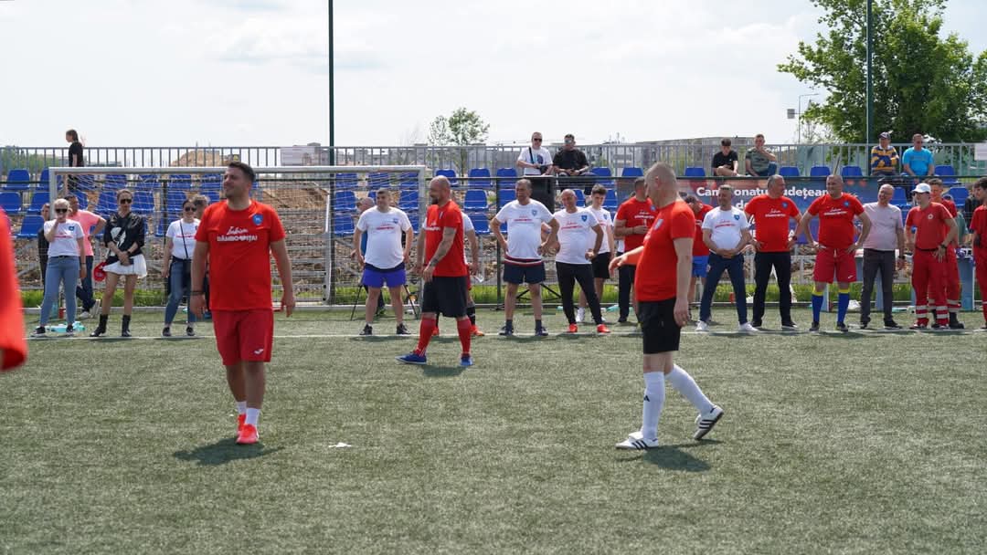 Administrația, în echipă și pe teren: Consiliul Județean Dâmbovița și echipa primarilor din județ s-au întâlnit într-un meci demonstrativ