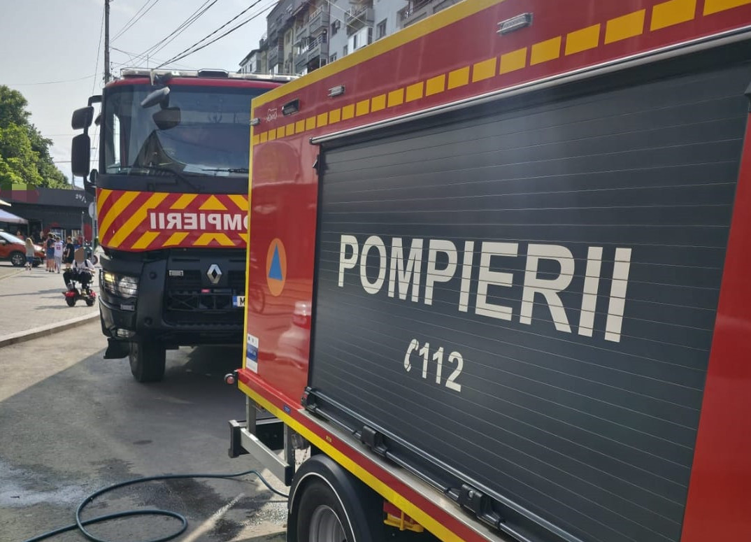 Alertă în centrul Târgoviște: Degajări de fum la un operator economic, intervenție rapidă a pompierilor