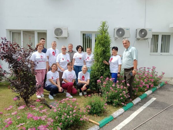 „Arborele Vieții”, plantat de Direcția Silvică Dâmbovița la Centrul Județean de Transfuzie Dâmbovița "Arborele Vieții", plantat de Direcția Silvică Dâmbovița la Centrul Județean de Transfuzie Dâmbovița