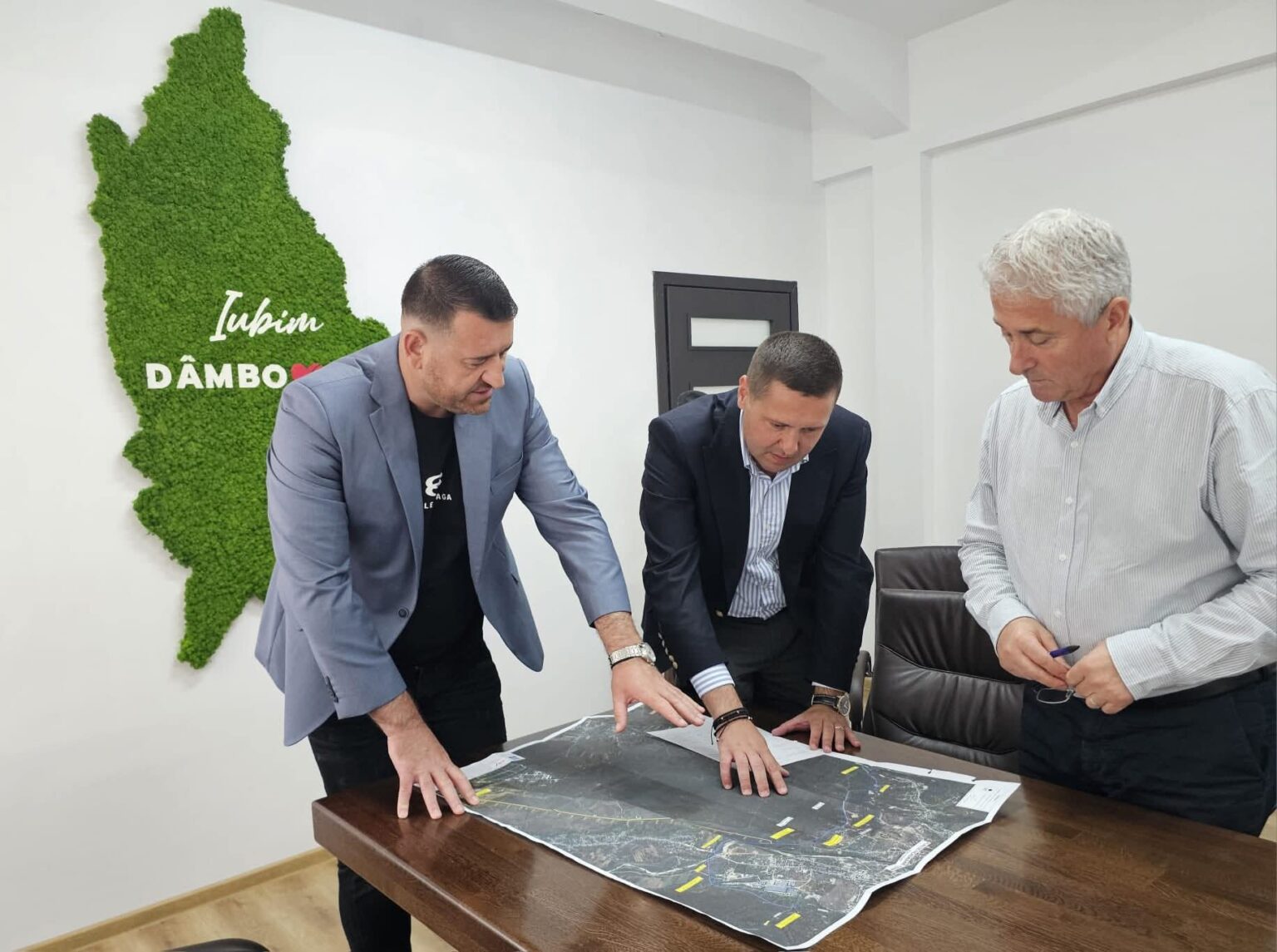 CJ Dâmbovița anunță un nou pas important pentru infrastructura rutieră: S-a finalizat studiul de fezabilitate pentru varianta ocolitoare a municipiului Moreni CJ Dâmbovița anunță un nou pas important pentru infrastructura rutieră: S-a finalizat studiul de fezabilitate pentru varianta ocolitoare a municipiului Moreni