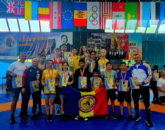 CSȘ Târgoviște strălucește la finalul Cantonamentului Internațional: Nouă medalii și un trofeu special pentru luptătorii dâmbovițeni CSȘ Târgoviște strălucește la finalul Cantonamentului Internațional: Nouă medalii și un trofeu special pentru luptătorii dâmbovițeni