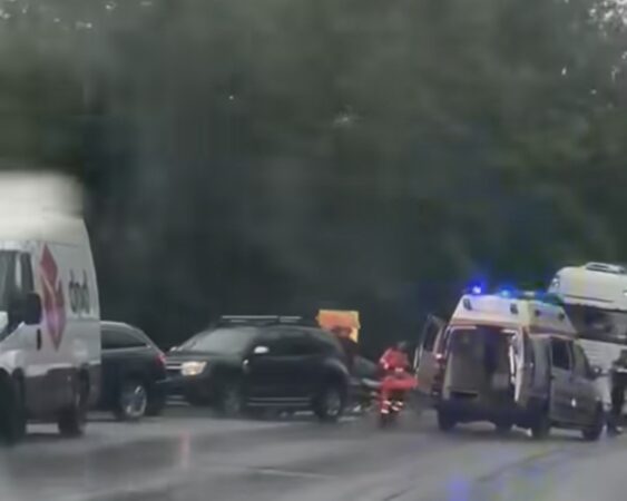 Coliziune între un autotren si un autoturism în comuna Cornești Coliziune între un autotren si un autoturism în comuna Cornești