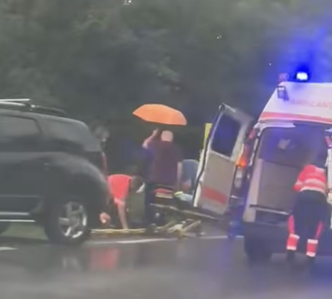 Coliziune între un autotren si un autoturism în comuna Cornești