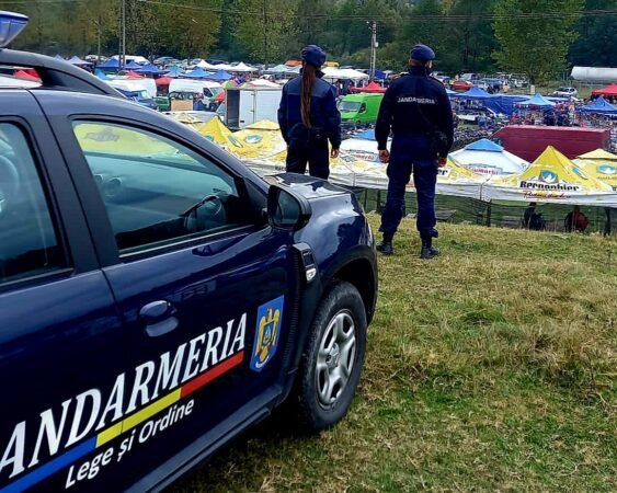 Cu jandarmii în teren, distracția poate să înceapă în siguranță Cu jandarmii în teren, distracția poate să înceapă în siguranță